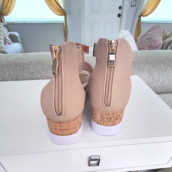 Class 20 Women's Forever Double Band Buckle Platform Sandals Size 8 1/2 New - Picture 3 of 7